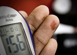 Cukrovka sprevádza hyperglykémiu - vysoká hladina cukru v krvi